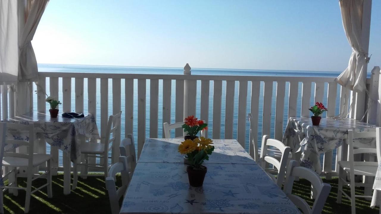 B&B Capo Rizzuto Fronte Mare Buitenkant foto