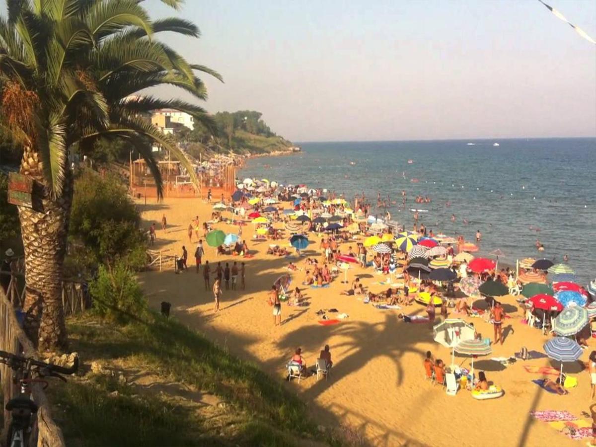 B&B Capo Rizzuto Fronte Mare Buitenkant foto